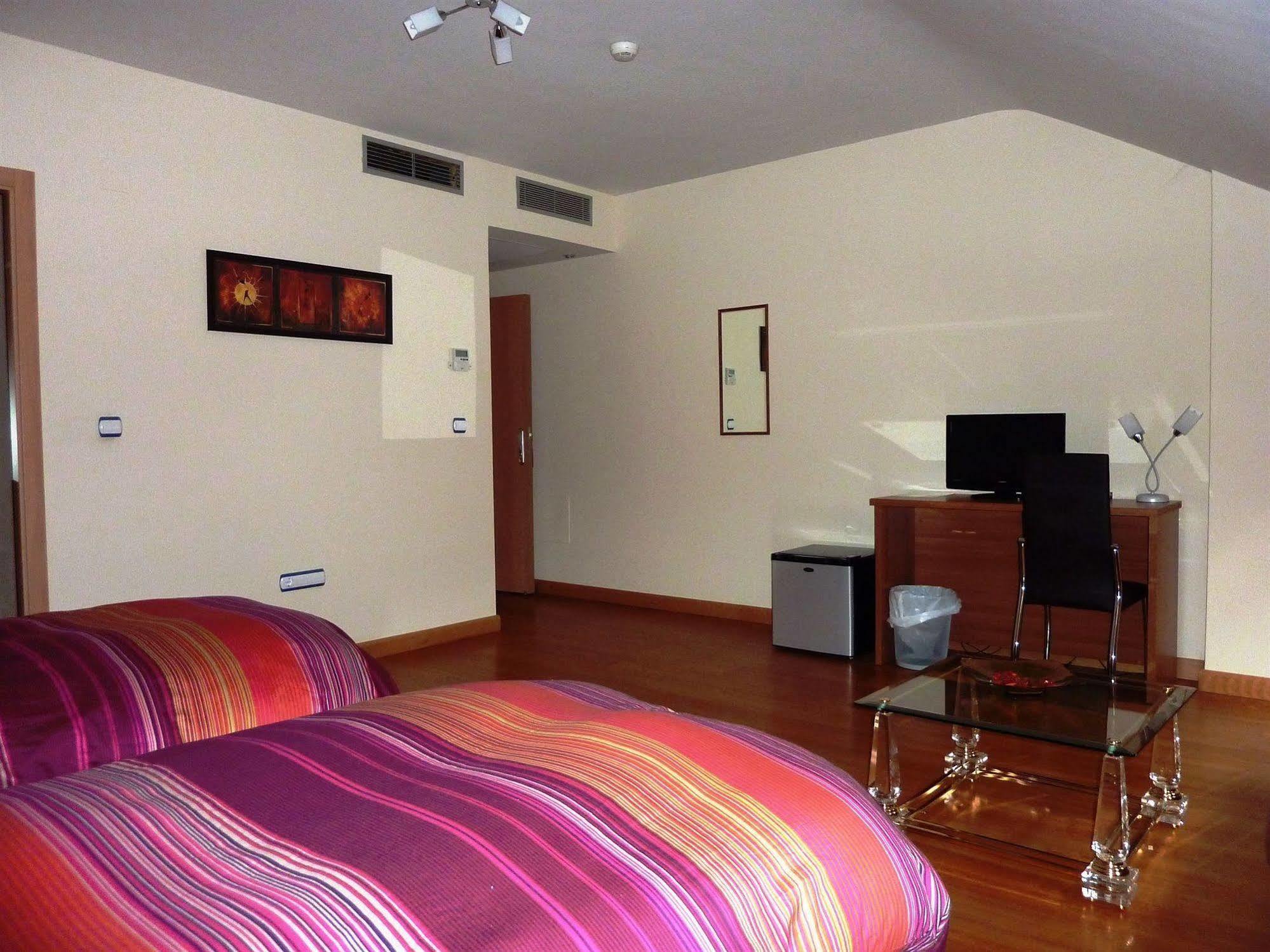 Hostal La Morada La Cisterniga Ngoại thất bức ảnh